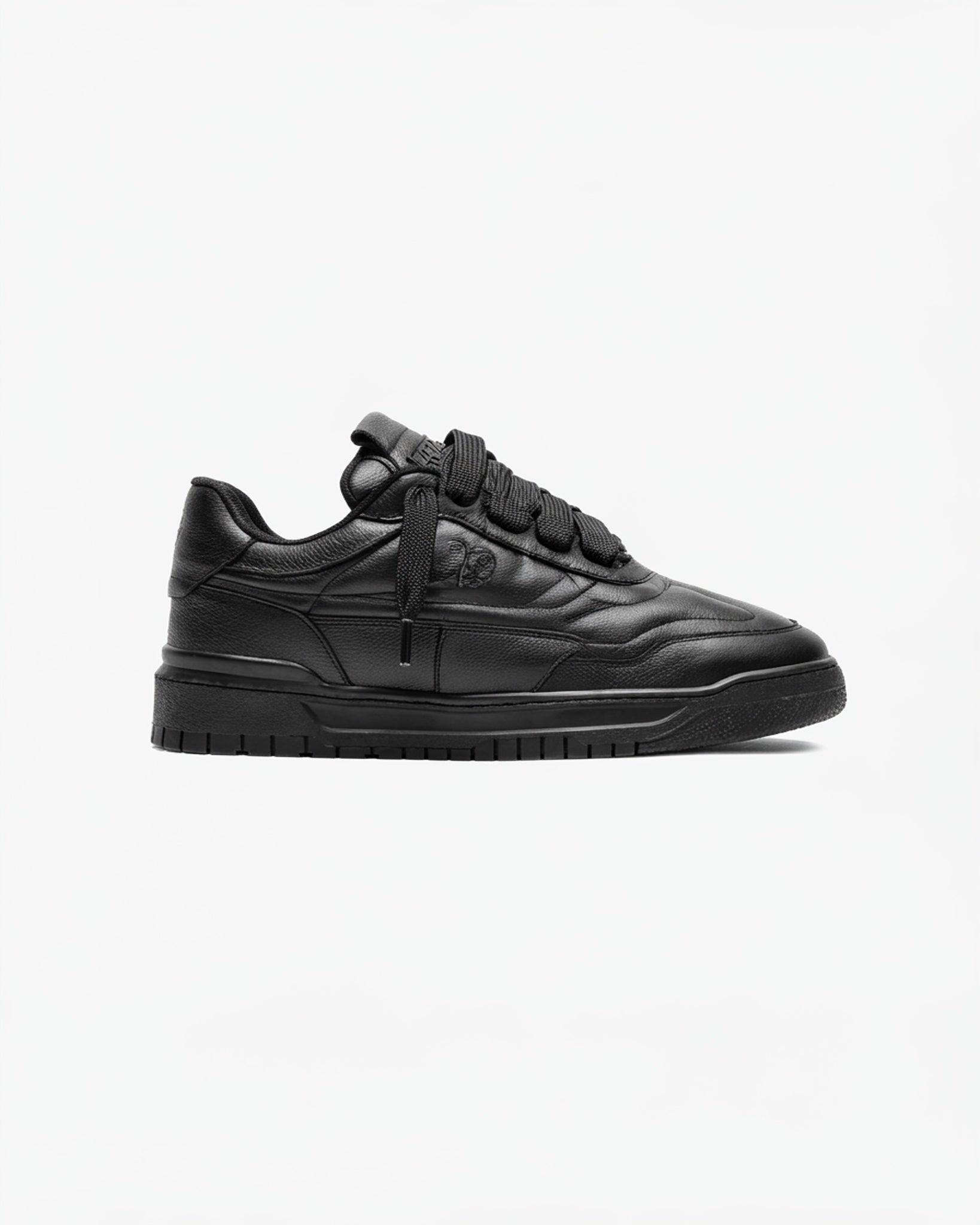 V "TRIPLE BLACK"